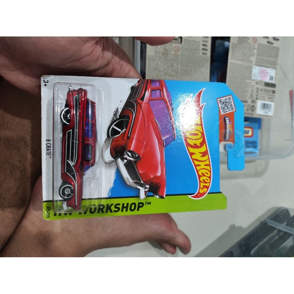 hotweels 8 crate merah