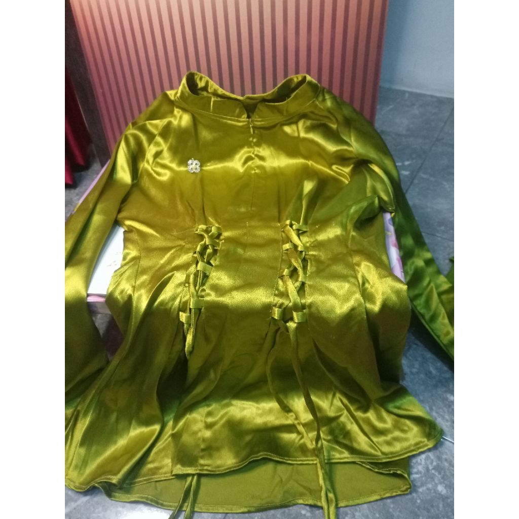 Preloved One Set Rok Hijau