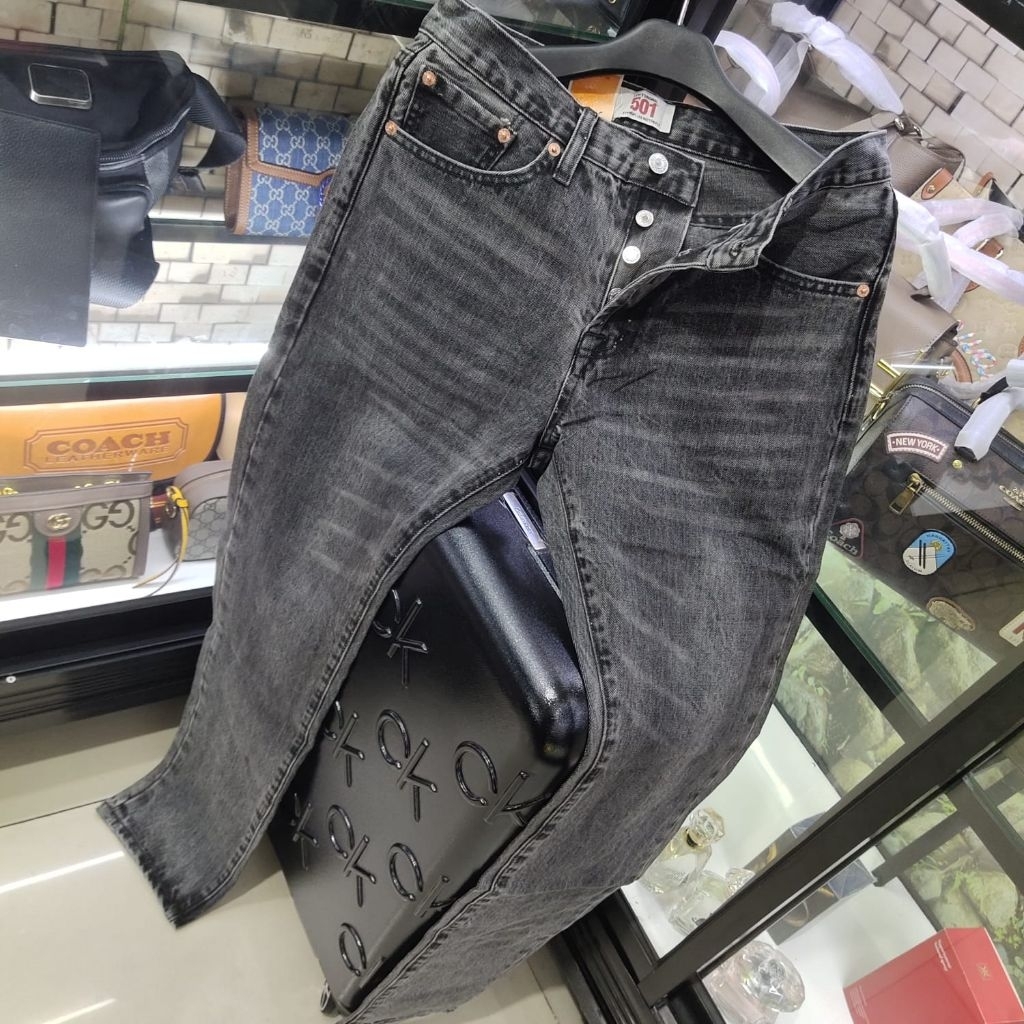 Celana jeans pria warna abu abu