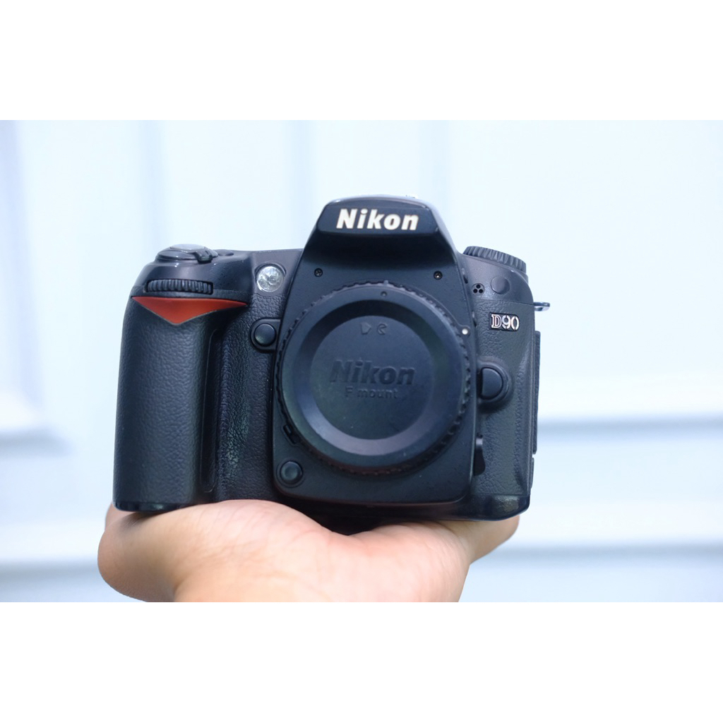 NIKON D90 BODY ONLY