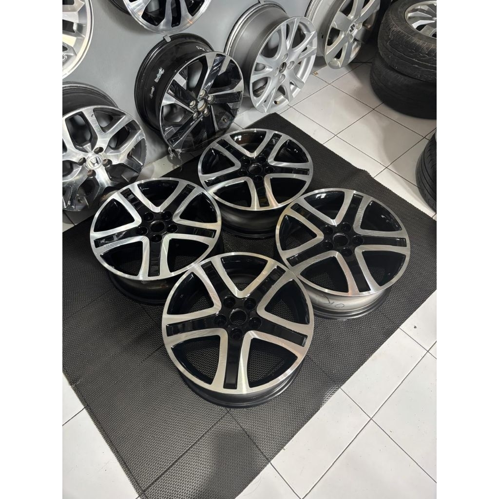 Velg Racing R17 pcd 5x114.3