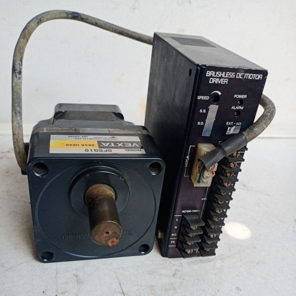 GEARBOX MOTOR BRUSHLESS DC MOTOR DRIVER.  100 VOLT.  75 WAT.  SPEED KONTROL