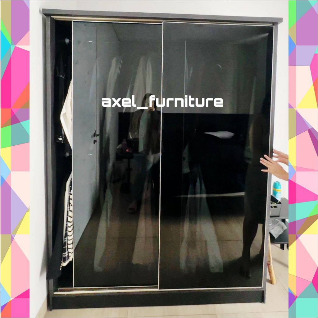 Lemari sliding glass door, lemari gantungan baju, pakai lampu. lemari baju sleding premium.