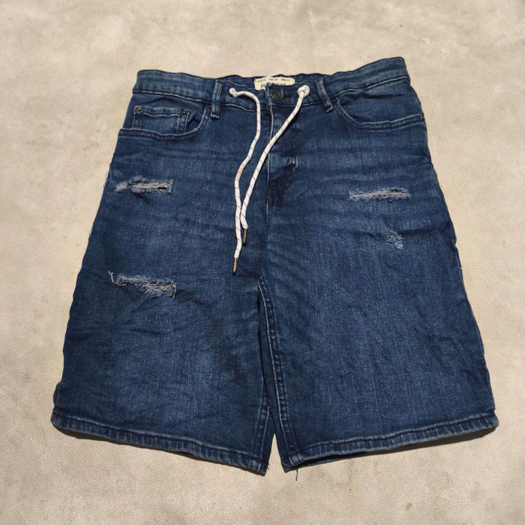 Celana pendek denim jeans pria pull & bear