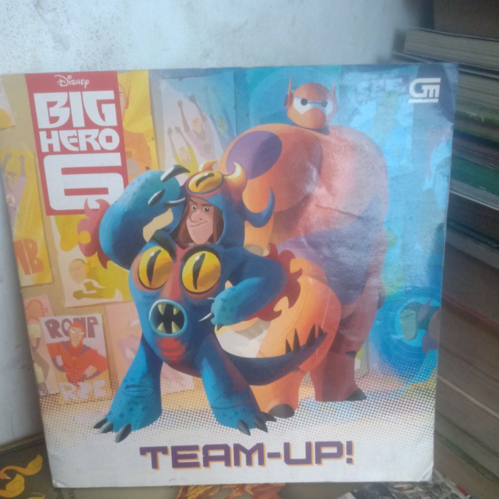 buku Disney Big Hero 6 Team Up