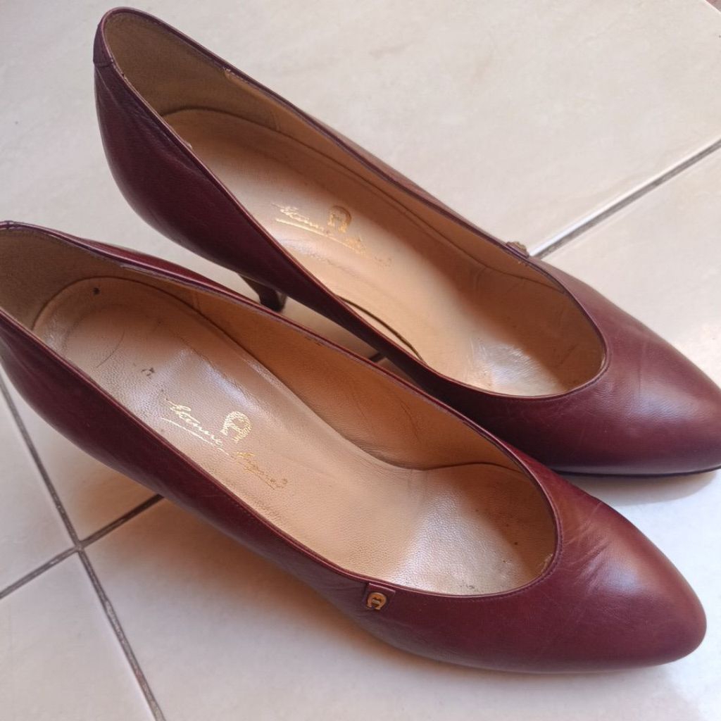 sepatu wanita heels coklat branded