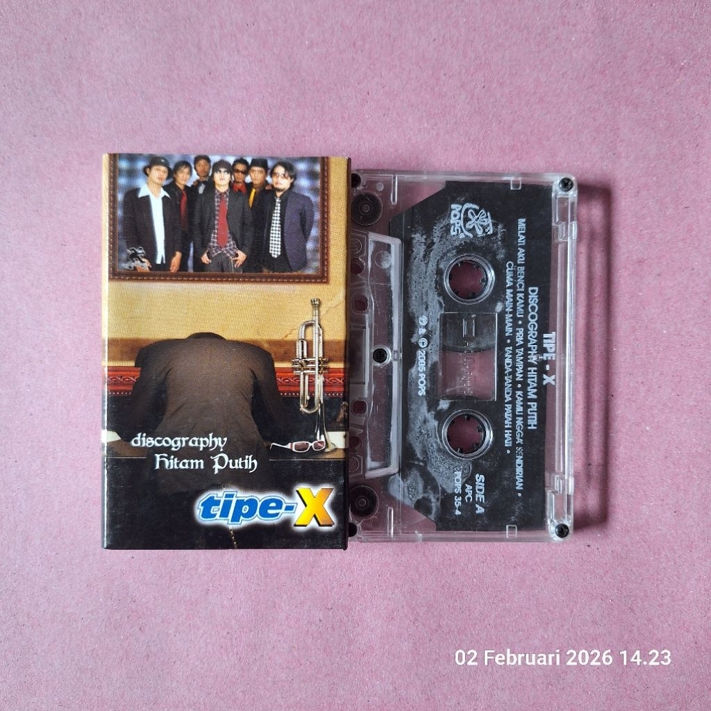 kaset tipe-x discography hitam putih