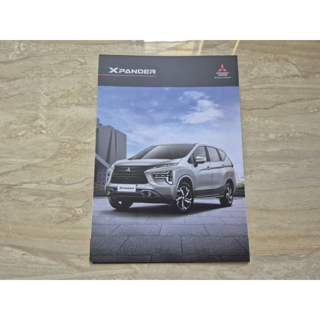 brosur katalog mobil mitsubishi xpander 2024 leaflet