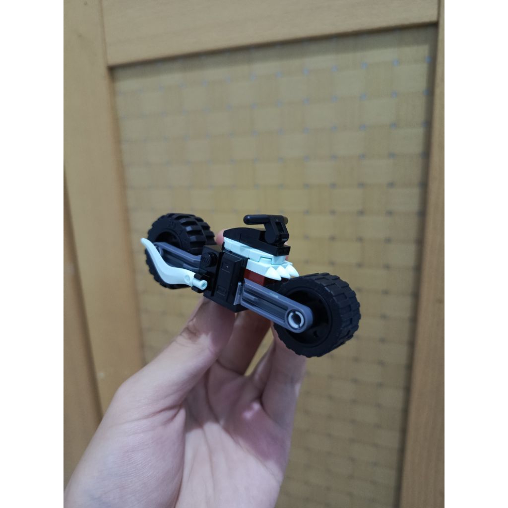 Lego ninjago dragonian demon's motorcycle speed race