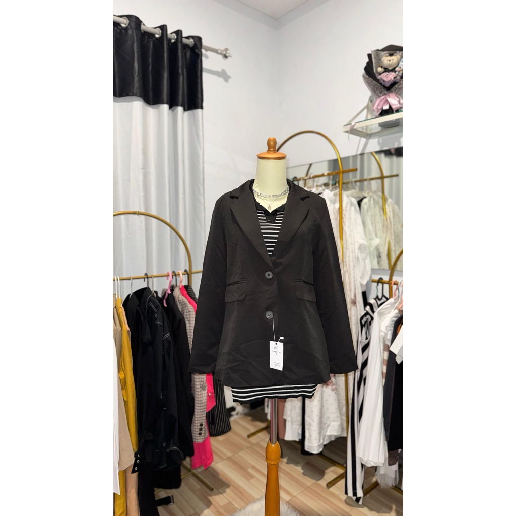 Blazer Kerja Wanita Hitam Polos | Outer Kantor Elegan & Nyaman