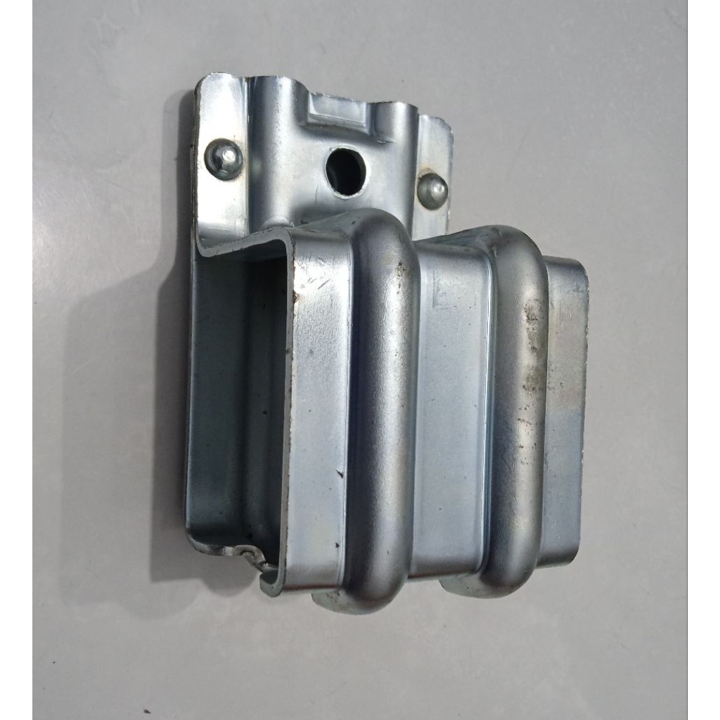 Bracket rel pintu garasi