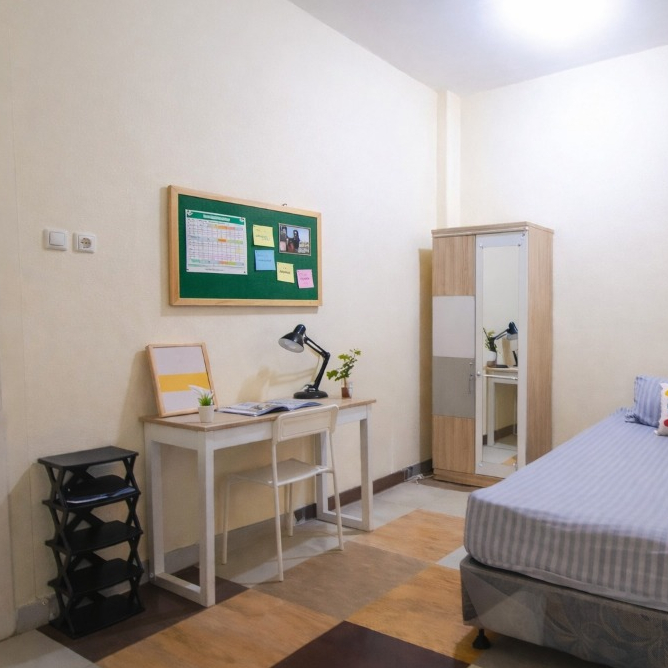 AKSARA - Papan Mading / Cork Board Bahan Kayu Free Push Pin