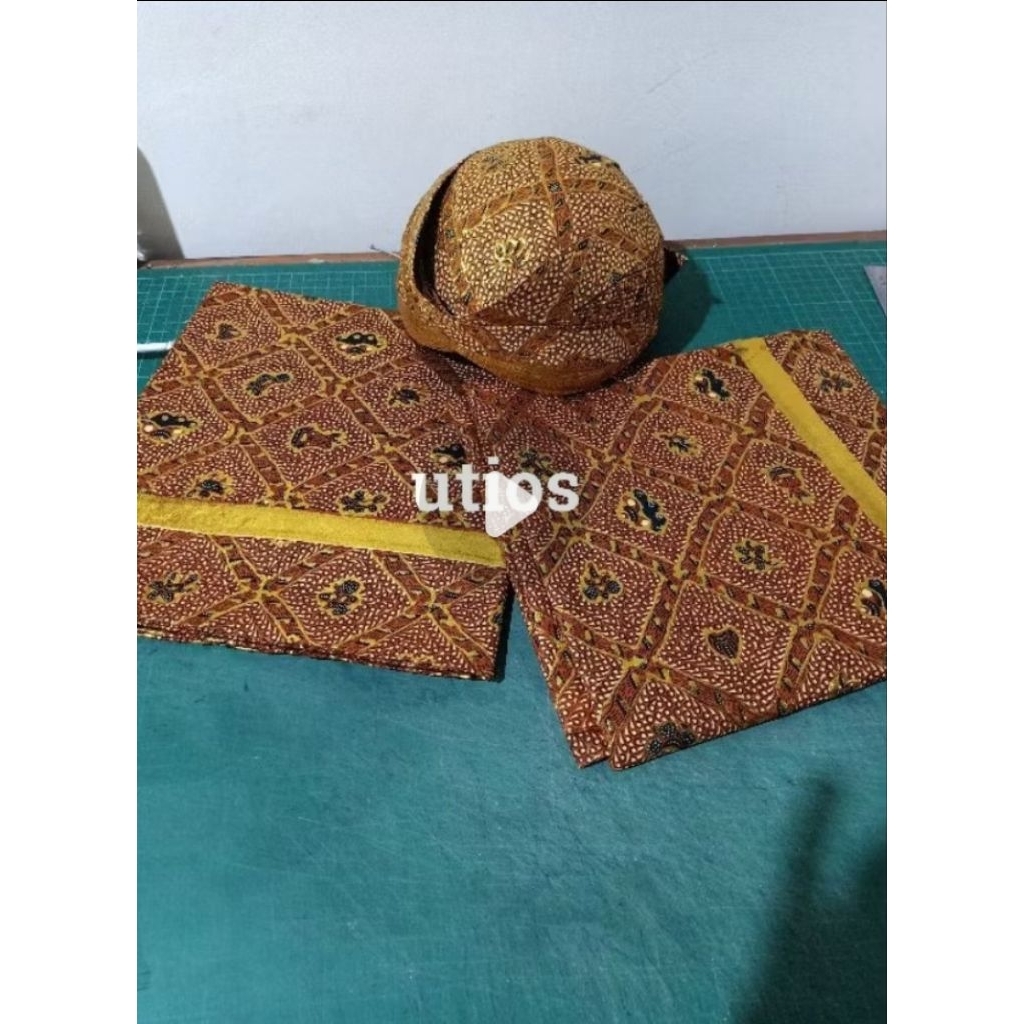 SEPASANG JARIK PRODO  SIDOMUKTI+BLANGKON