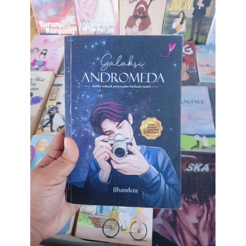 NOVEL GALAKSI ANDROMEDA