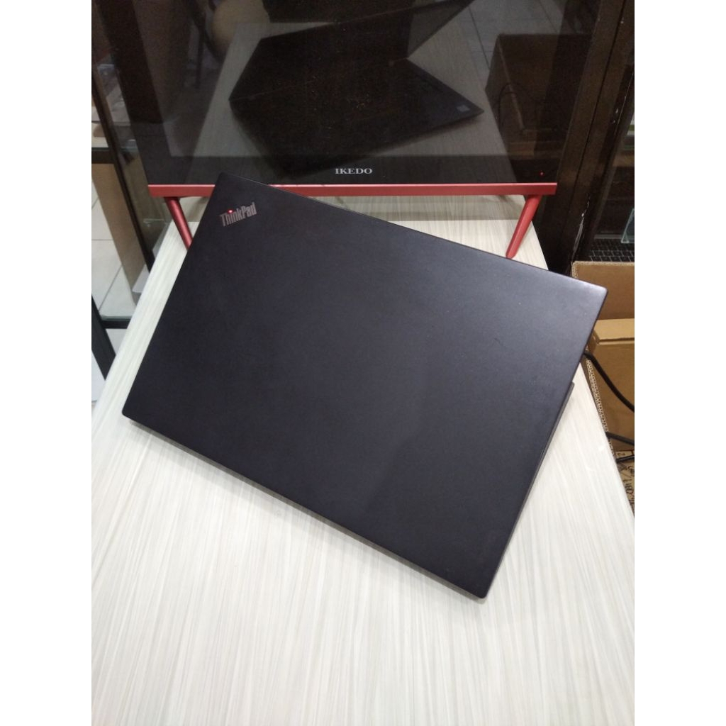 Lenovo T470s CORE i5 GEN7 SSD 256Gb ram 8gb slim murah