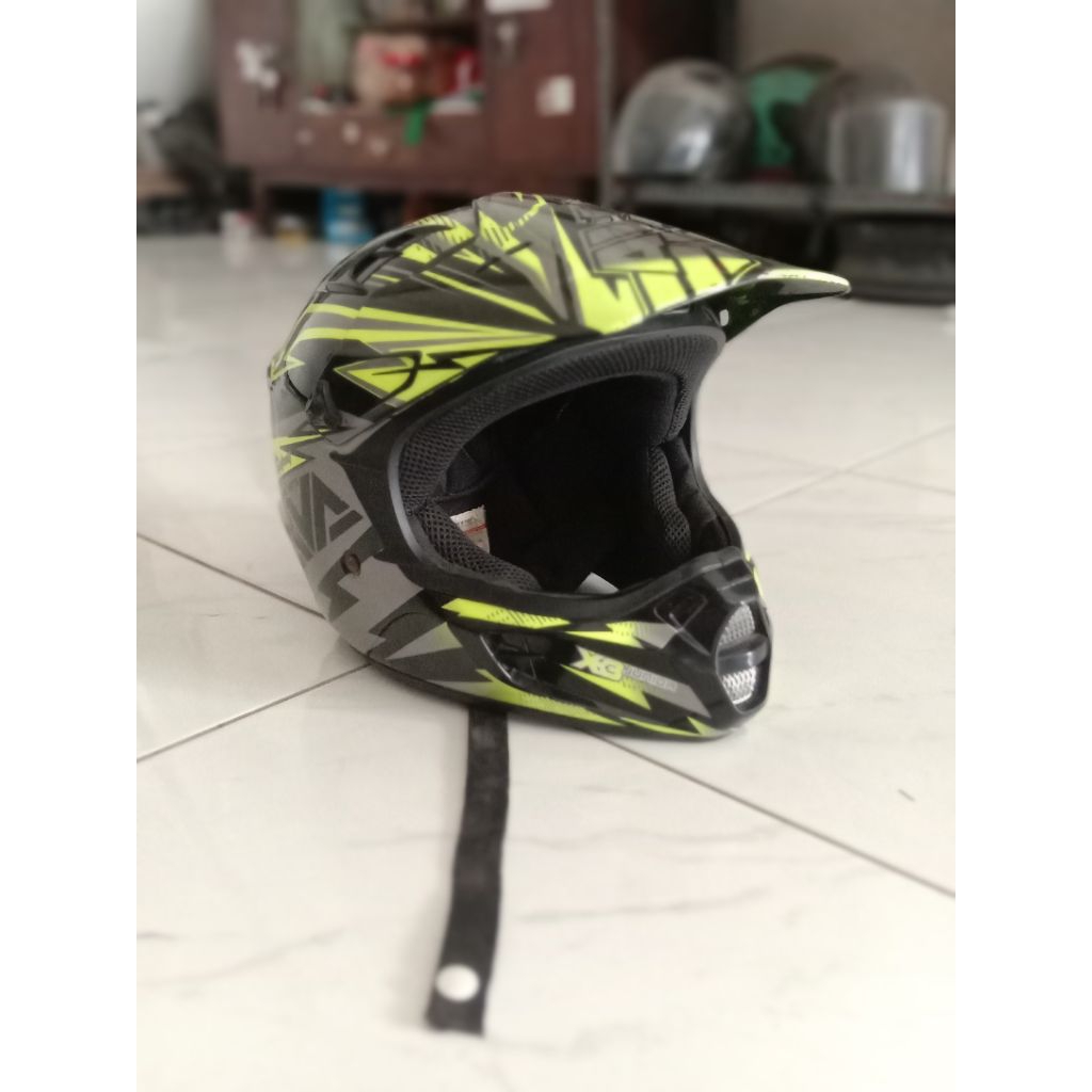 Helm trail anak AVA junior