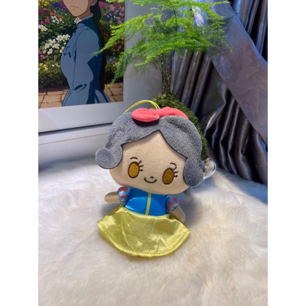 snow white keychain plushie sega disney