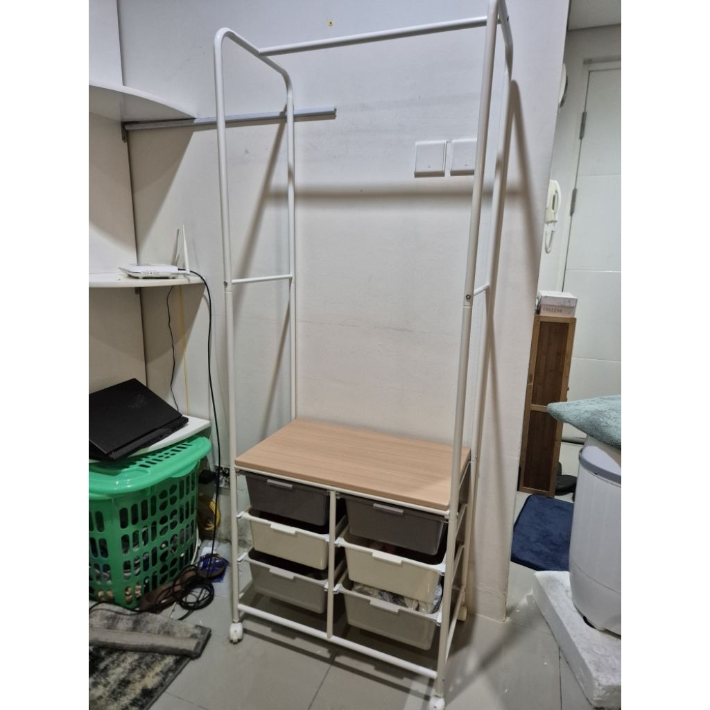 [BEKAS] Informa laci penyimpanan 3 tingkat dengan gantungan pakaian putih