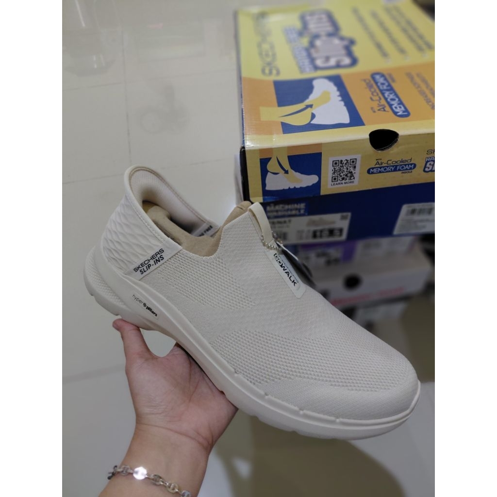 SKECHERS GO WALK 6 SLIPIN