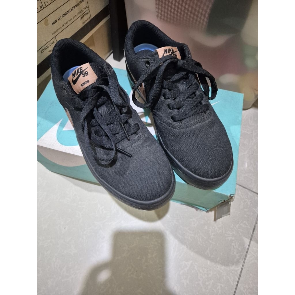 preloved sepatu nike original