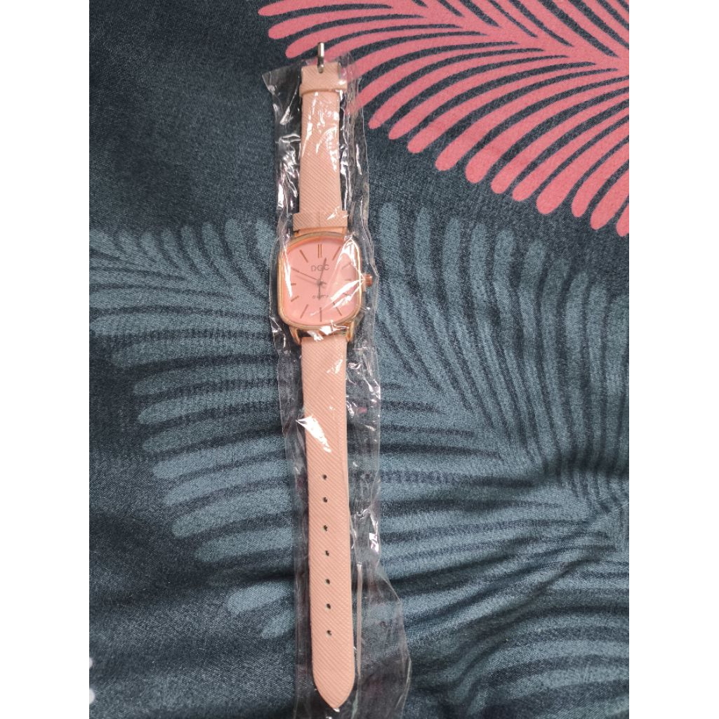 DGC Jam tangan kasual wanita analog kecil
