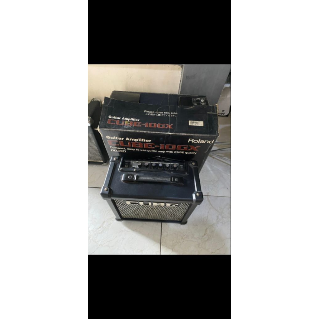 Amplifier roland cube 10gx