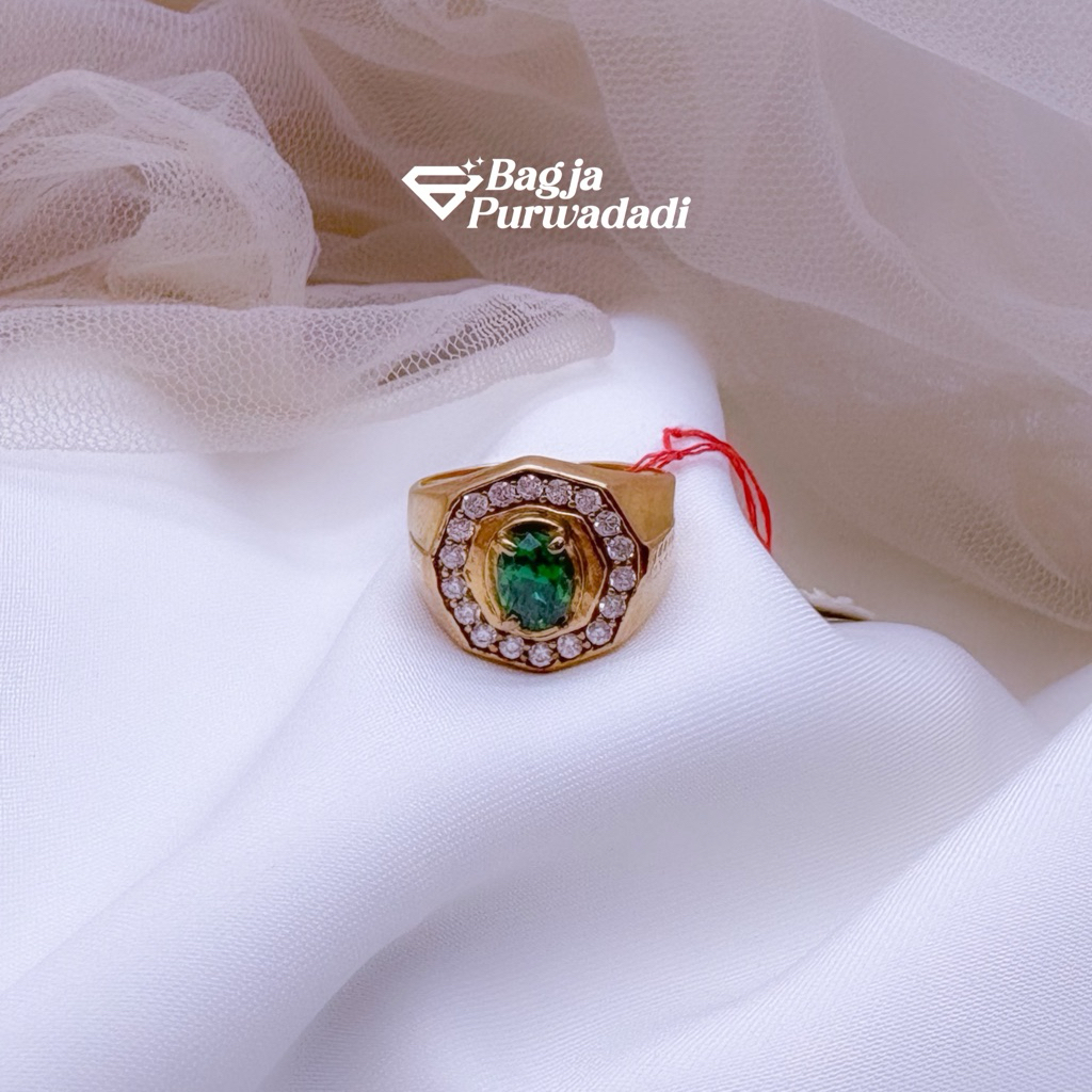 Cincin permata batu hijau