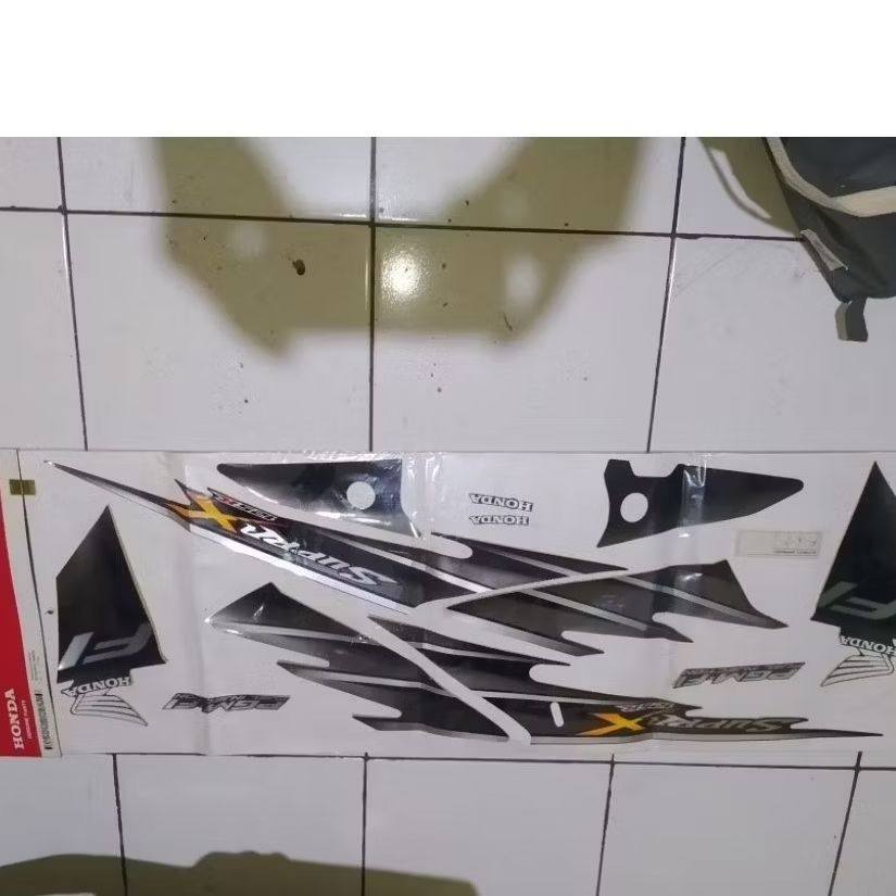 Striping Original Supra X 125 Injeksi 2008 Warna Hitam Coklat