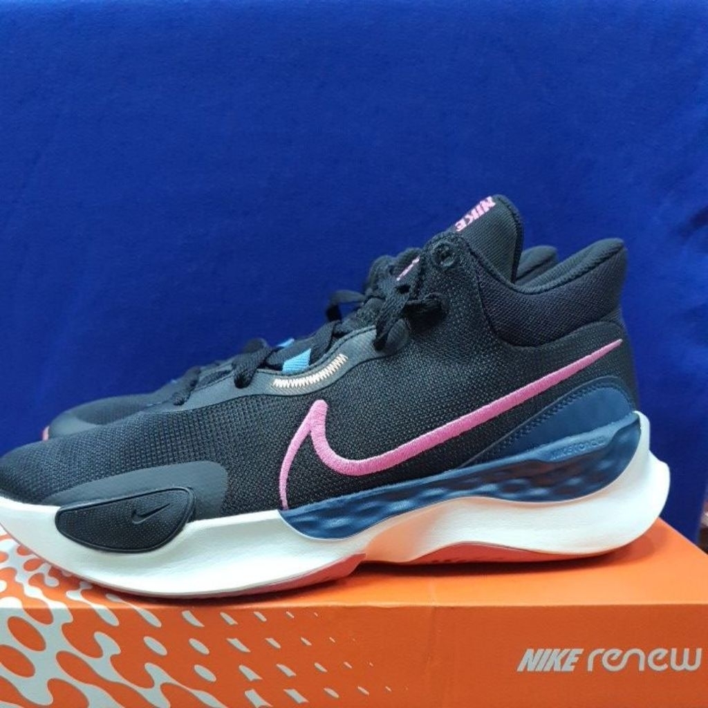 NIKE RENEW EVELATE III