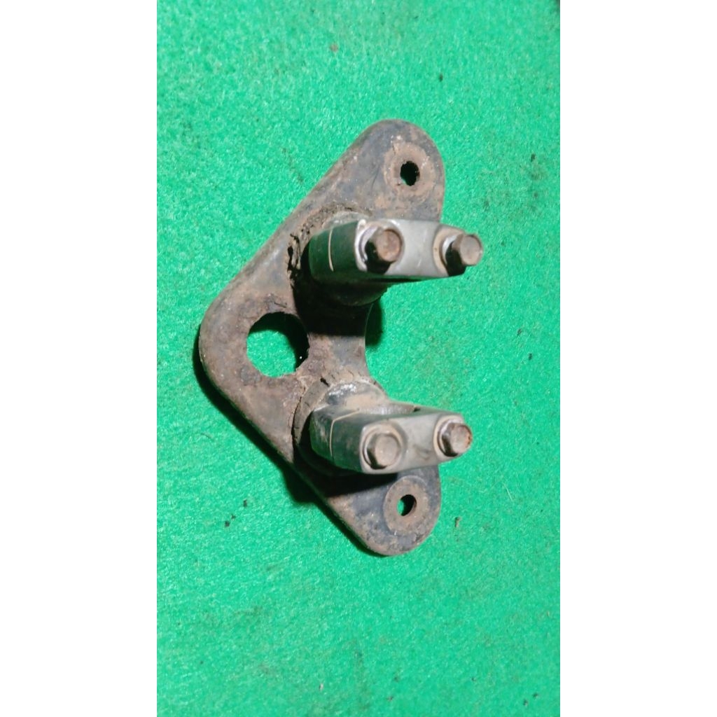 T ATAS SEGITIGA ATAS SOK DEPAN HONDA WIN 100 ORI SECOND