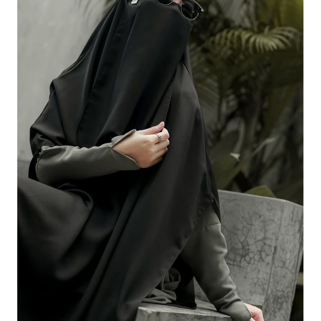 PRELOVED NABA Abaya by dheambunproject DMP size M