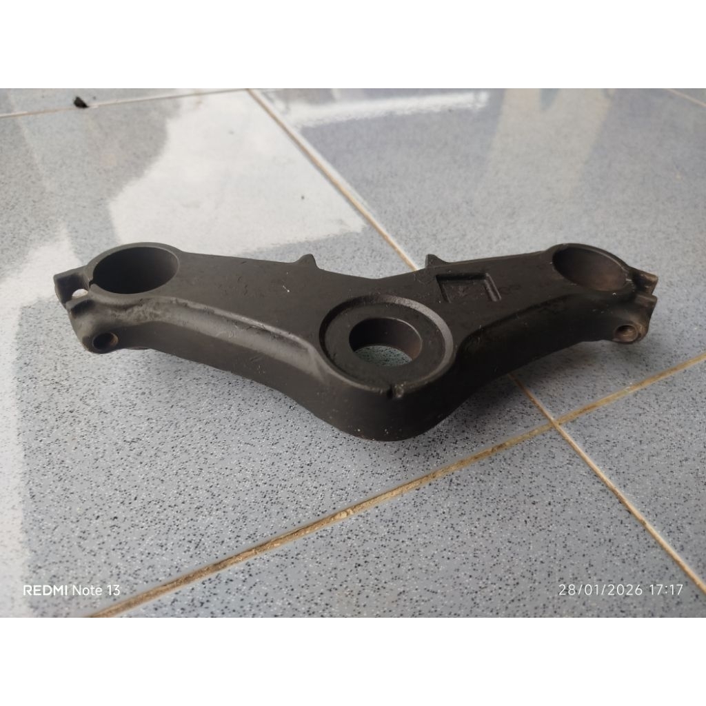 segitiga atas honda cbr 150 K45 old original copotan