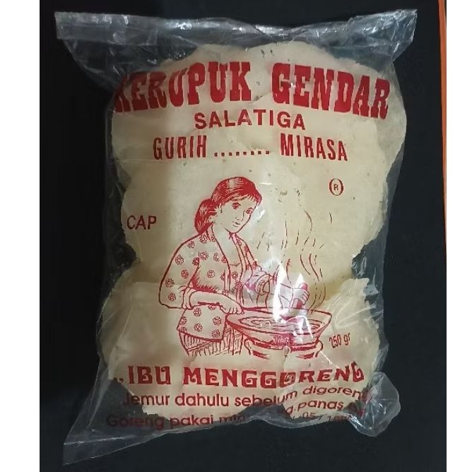 KERUPUK GENDAR IBU MENGGORENG