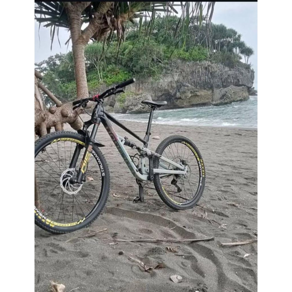 Polygon siskiu D7 kondisi bekas size S 27.5 pesanan Isellstar