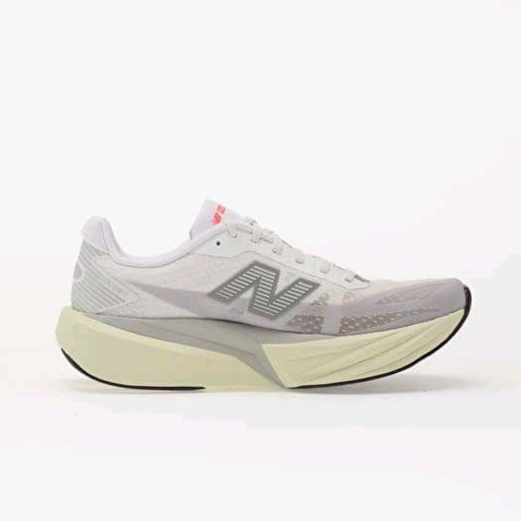 SEPATU LARI NB FUELCELL REBEL V5 RAINCLOUD/MINERAL/WHIYE OUTDOOR _37