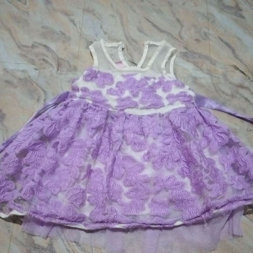 Baju gaun / dress anak umur 8-9 bulan