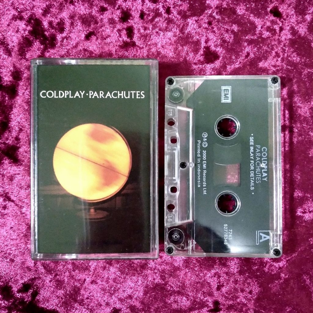 Kaset Coldplay - Parachutes