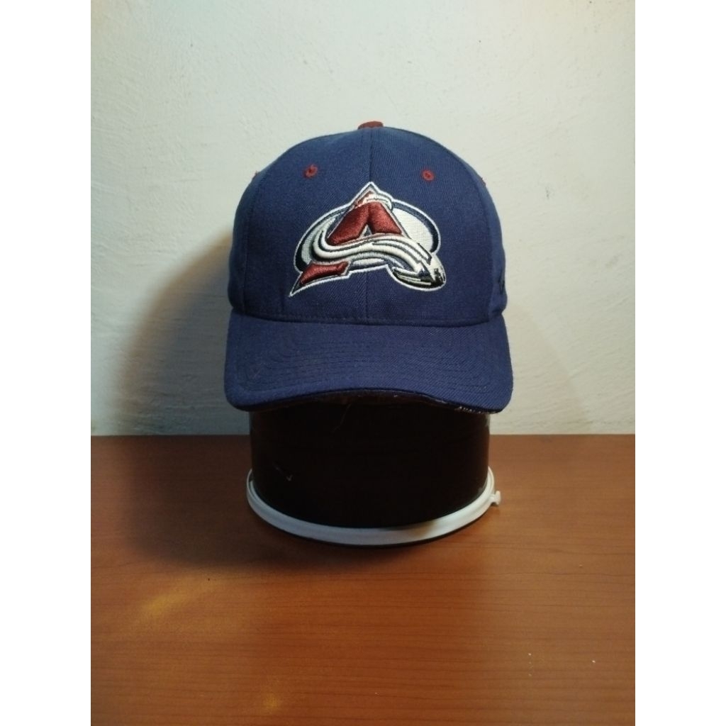 Topi Zephyr x NHL Colorado Avalanche