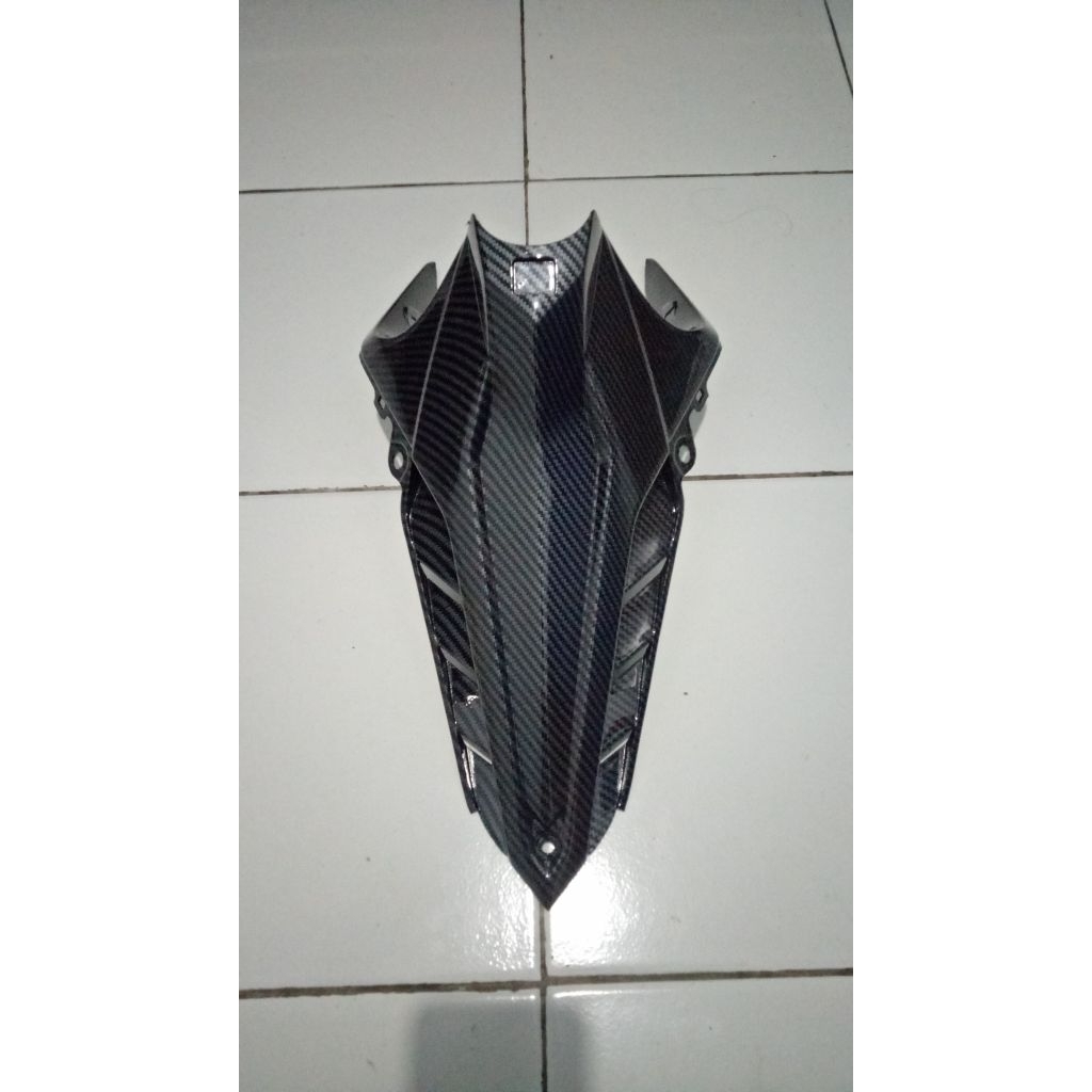 COVER SAMBUNGAN BODY TENGAH YAMAHA SONIC 150 KARBON CLUP