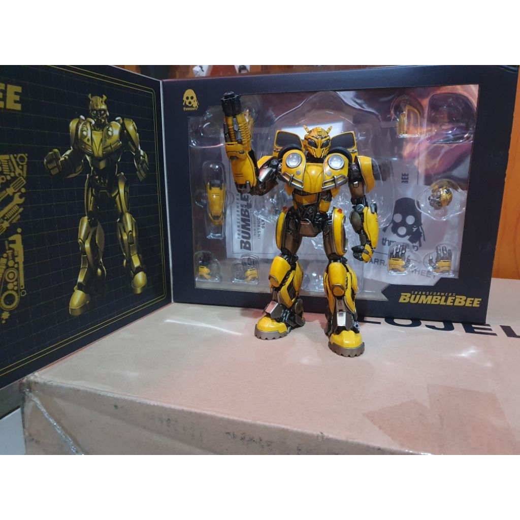 Threezero Bumblebee DLX Transformer