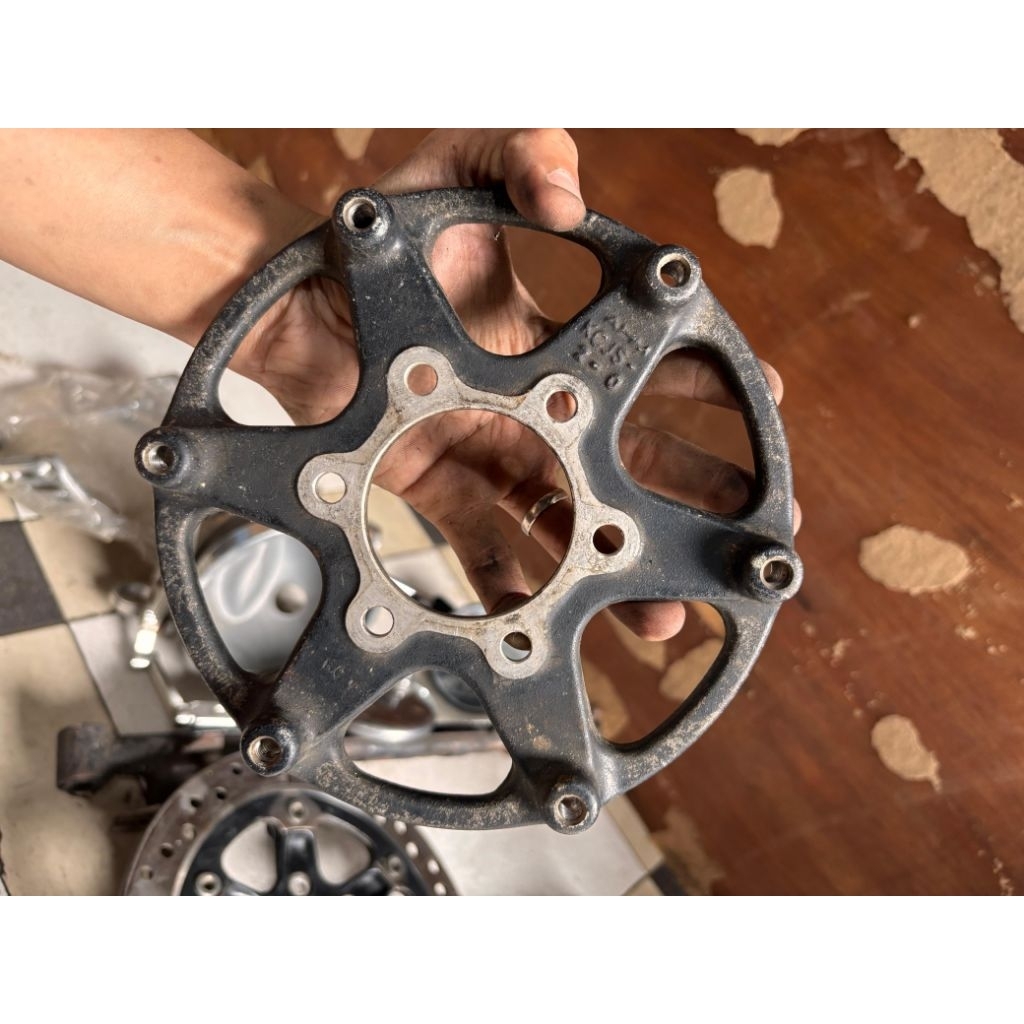 PLENDES PIRINGAN TIREV