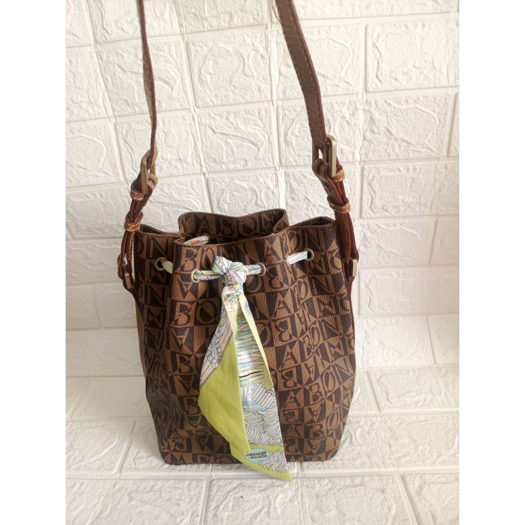 bonia bucket bag shoulder