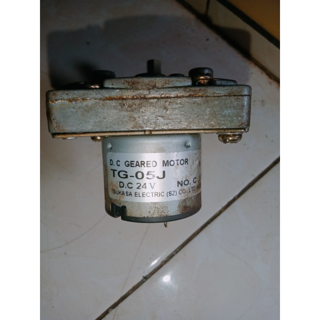 dinamo gearbox 24v DC bekas