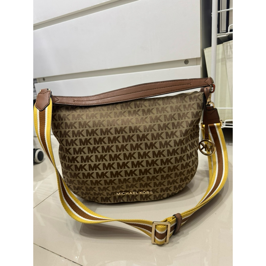 Michael Kors bedford medium