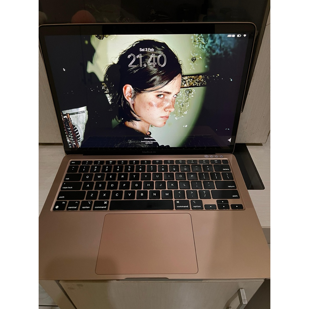 macbook air m1 8/256