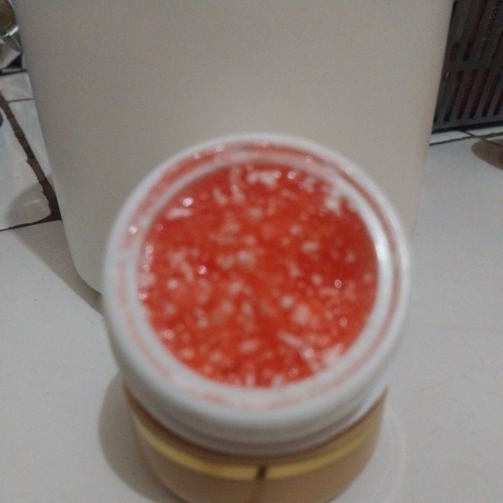 Cream Siang malam pelembab,pengecil pori pori,pemutih,perawatan muka