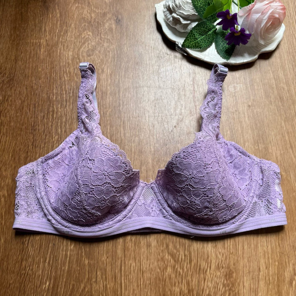 BRA BRANDED BRA BERKAWAT BUSA TIPIS SIZE 34A A75