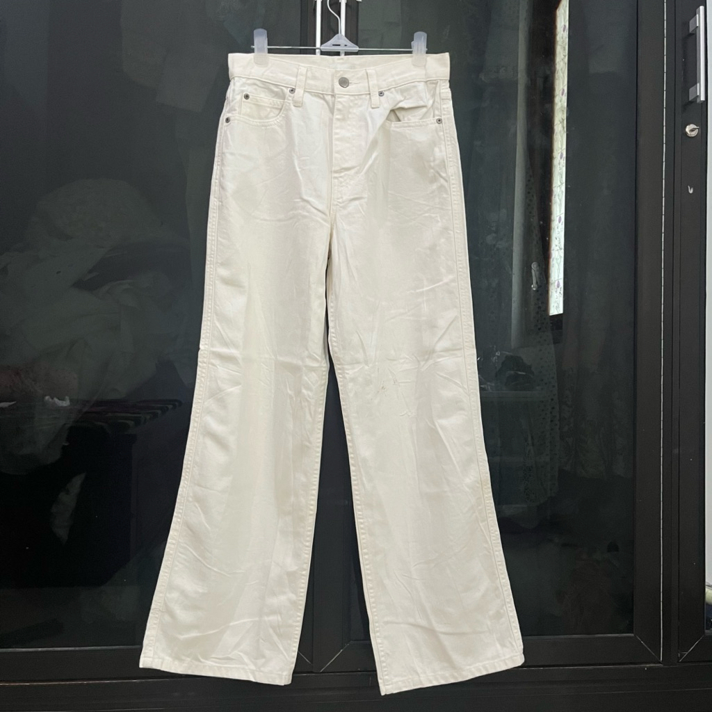 Uniqlo Jeans Kulot Loose Pants Broken White
