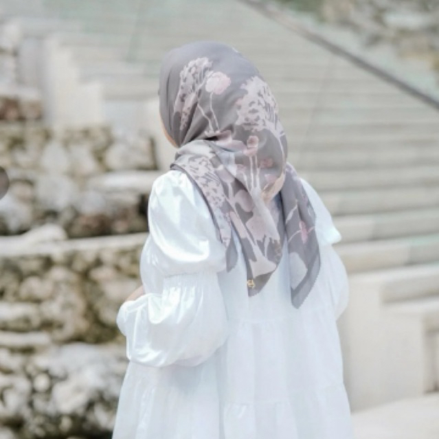 Preloved hijab Buttonscarves Asoka Voal Square - brown