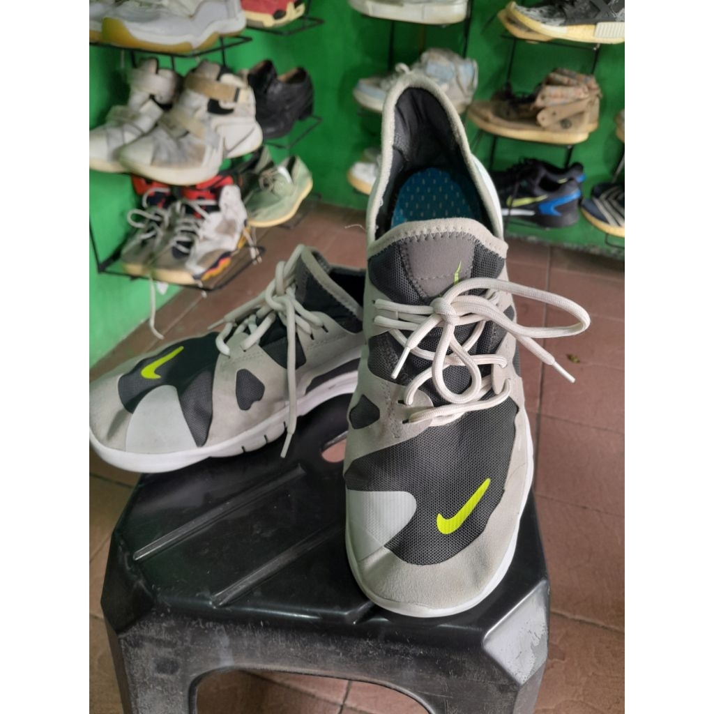Nike Free Run Original Size 43/44 | Sepatu Lari Nike Second Mulus & Ringan